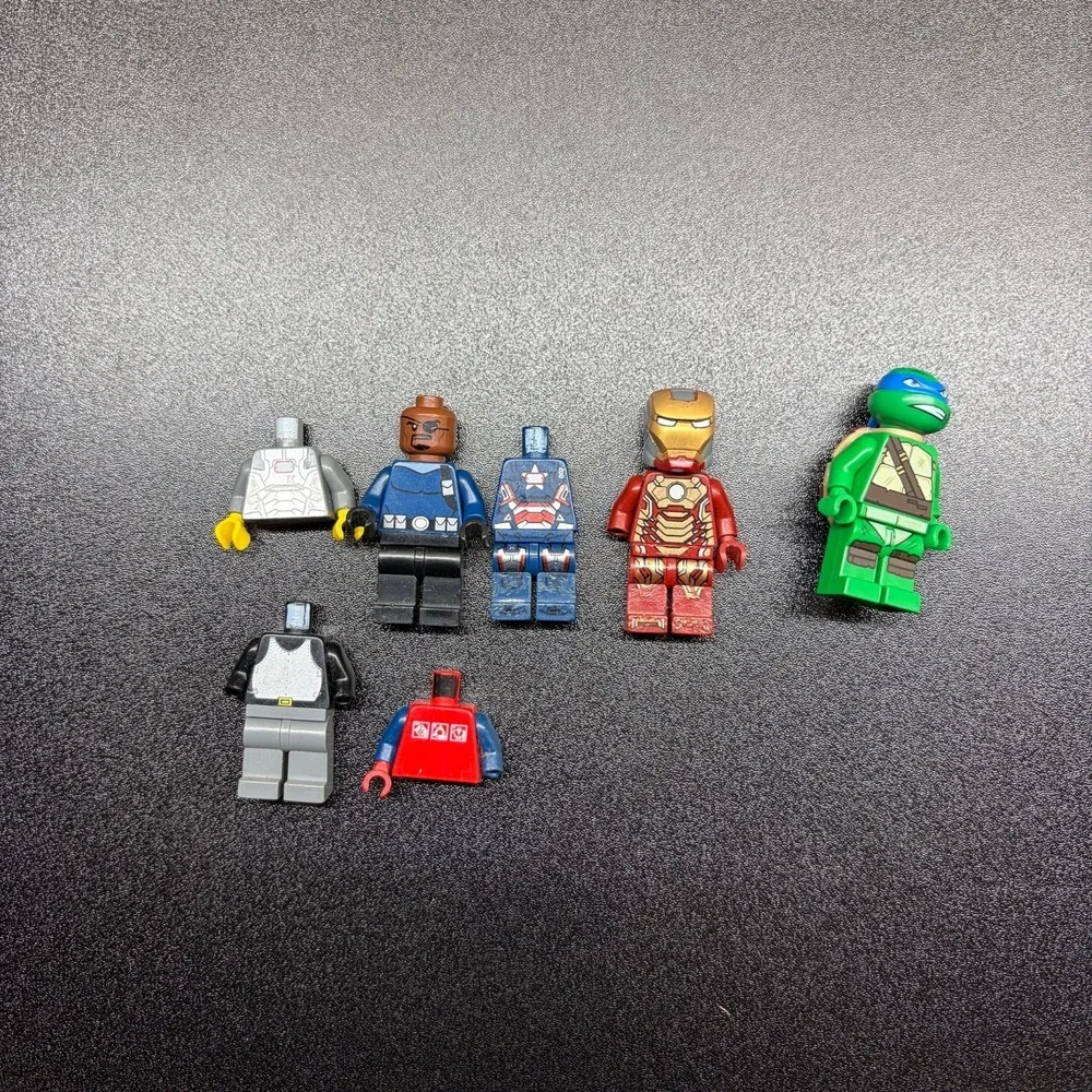 Lot of Lego Marvel, TMNT, Castle, and Gravity games minifigures some are parts